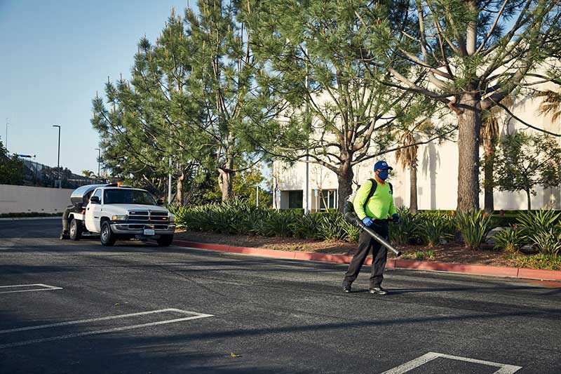 parking lot sweeping service in Tampa